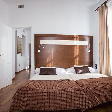 Apartamentos Casa De La Lonja กรานาดา ห้อง รูปภาพ