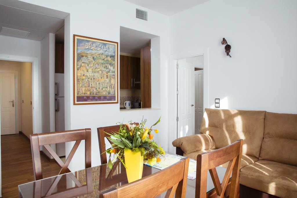 Apartamentos Casa De La Lonja กรานาดา ห้อง รูปภาพ