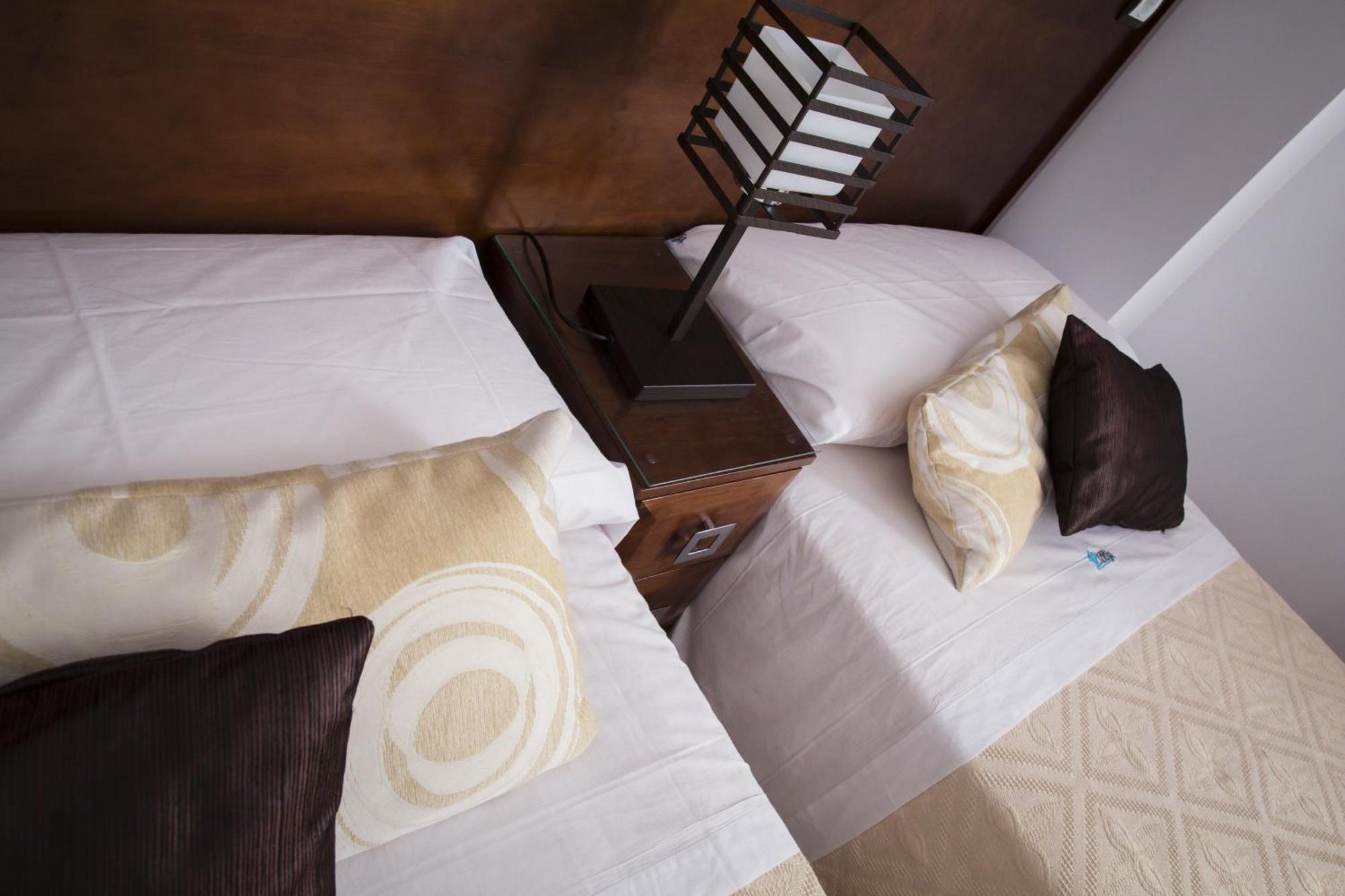 Apartamentos Casa De La Lonja กรานาดา ห้อง รูปภาพ