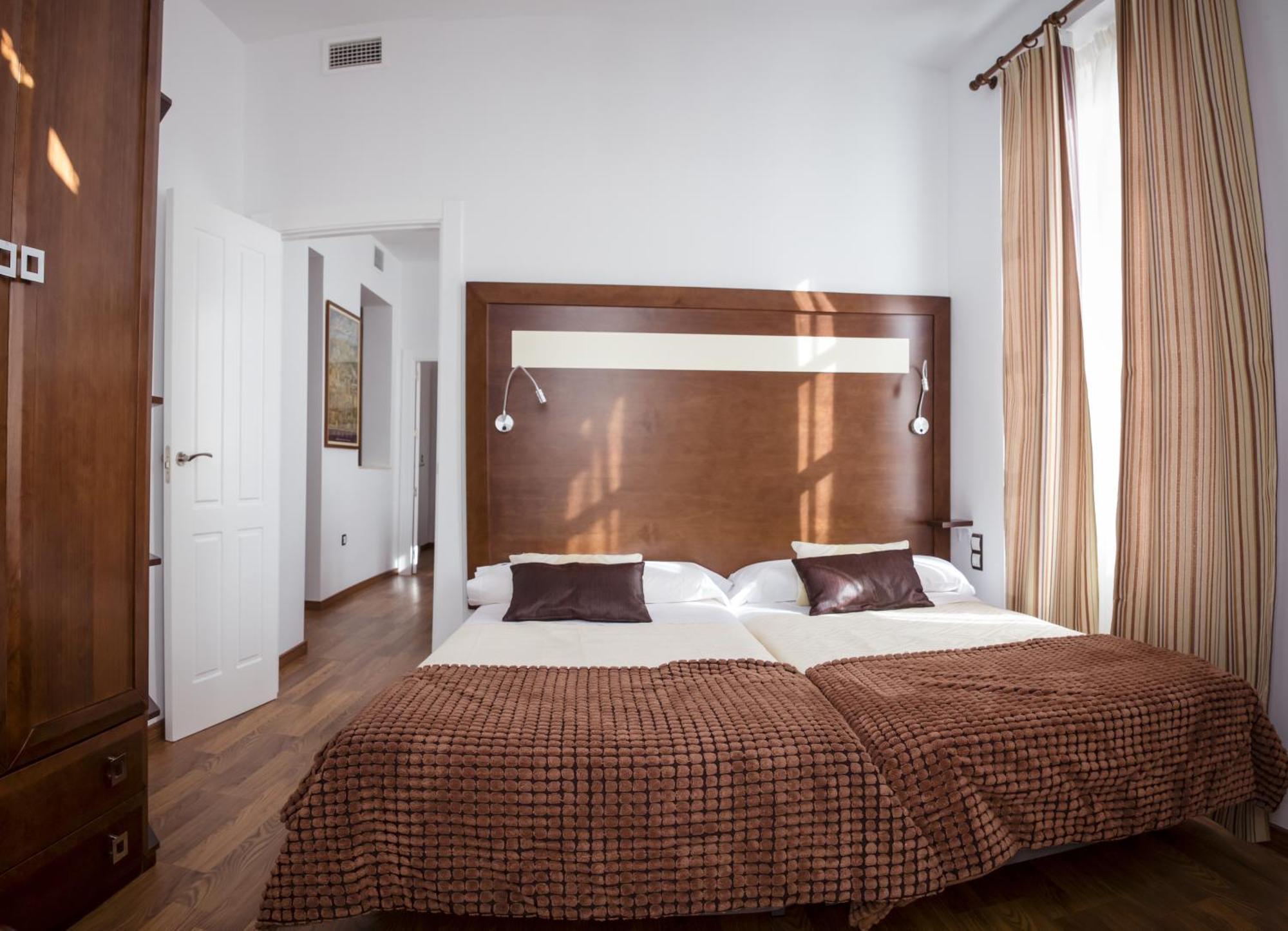 Apartamentos Casa De La Lonja กรานาดา ห้อง รูปภาพ