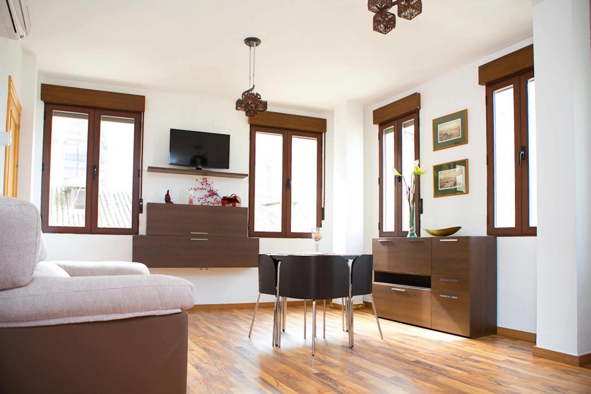 Apartamentos Casa De La Lonja กรานาดา ภายนอก รูปภาพ