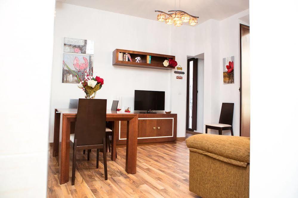 Apartamentos Casa De La Lonja กรานาดา ภายนอก รูปภาพ