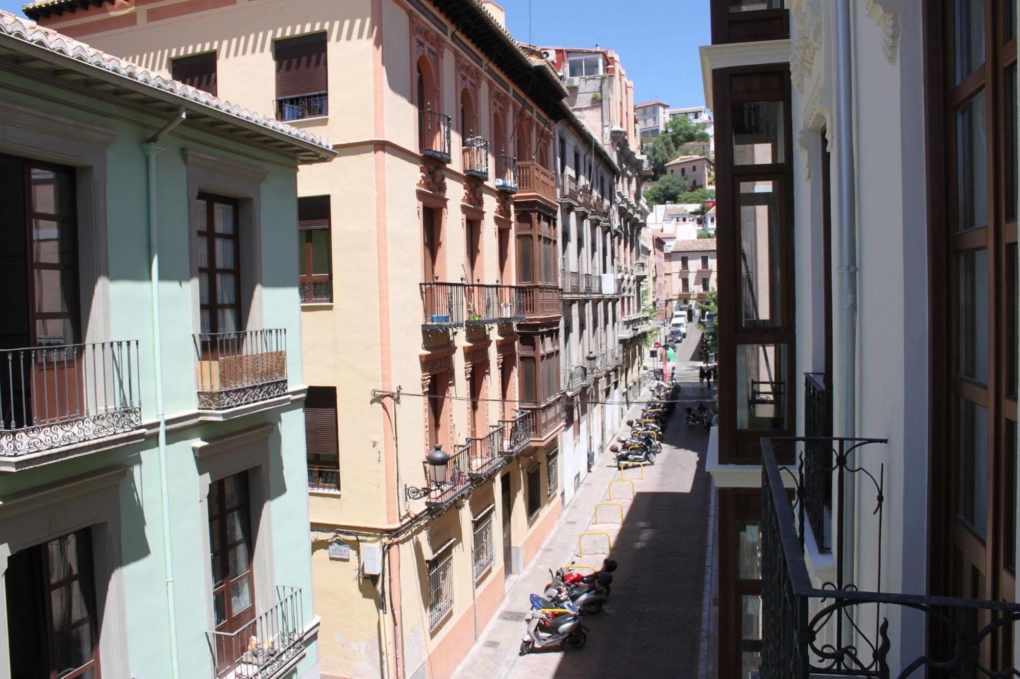 Apartamentos Casa De La Lonja กรานาดา ภายนอก รูปภาพ