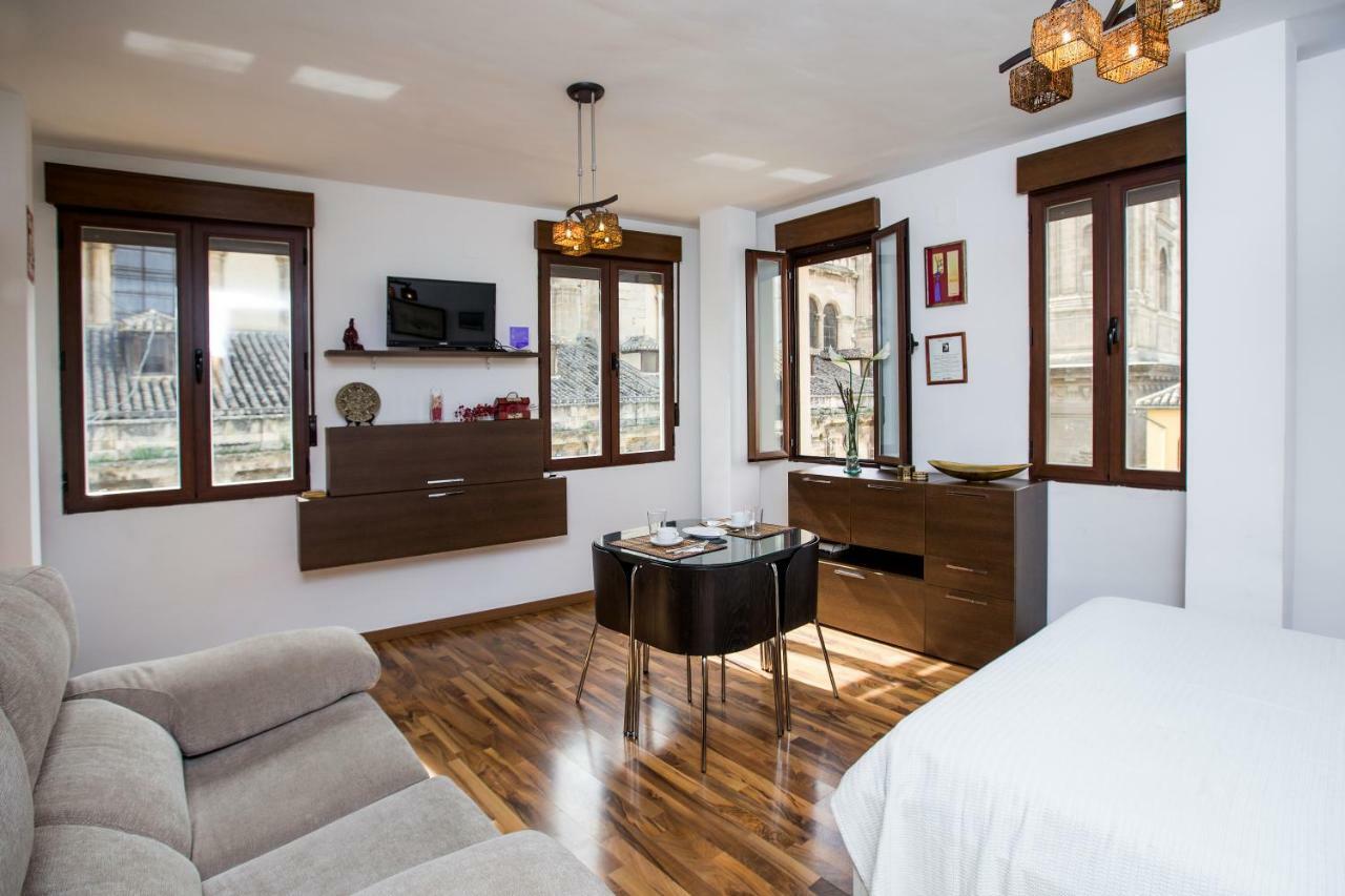 Apartamentos Casa De La Lonja กรานาดา ภายนอก รูปภาพ