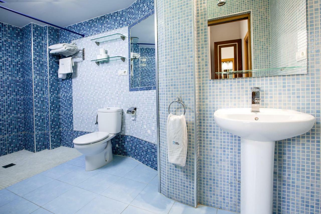 Apartamentos Casa De La Lonja กรานาดา ภายนอก รูปภาพ